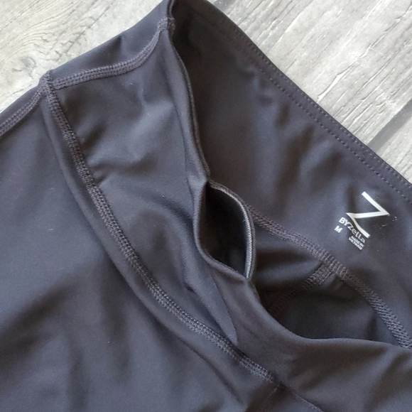 Zella High Waisted Cropped Leggings Sz Medium - Picture 3 of 3